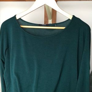 Green TAHARI Tunic relaxed fit Hi Low LONG SLEEVE Great Christmas Holiday Top